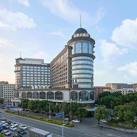 Maison New Century Hotel Dongguan Дунгуань Экстерьер фото