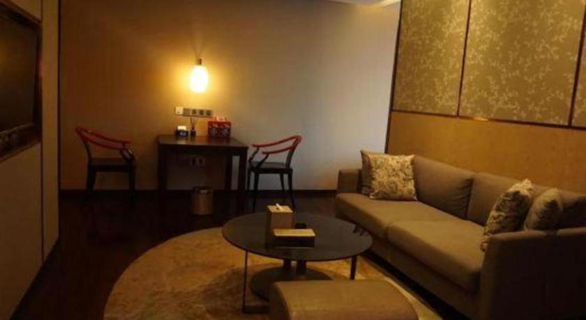 Maison New Century Hotel Dongguan Дунгуань Экстерьер фото